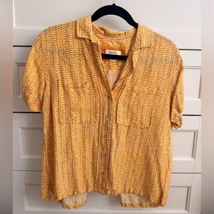 Maeve Anthropologie Yellow Tropical Button-Up Shirt with Open Back